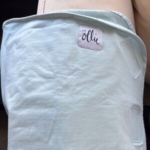 The Ollie Baby Swaddle in Light Blue
